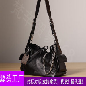 autumn and winter explosive black warrior bag 2025 new versatile large capacity commuter crossbody bag