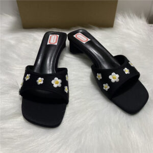 za manufacturer's new satin heel slippers for summer 2026 wear square toed petal high heels and colorful flowers
