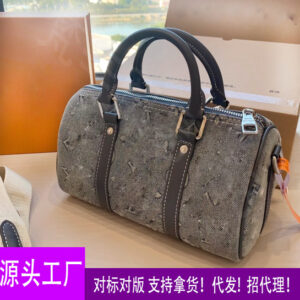 2025 new embossed 25cm pillow large capacity bag crossbody bag commuter fashion women's crossbody premium shoulder